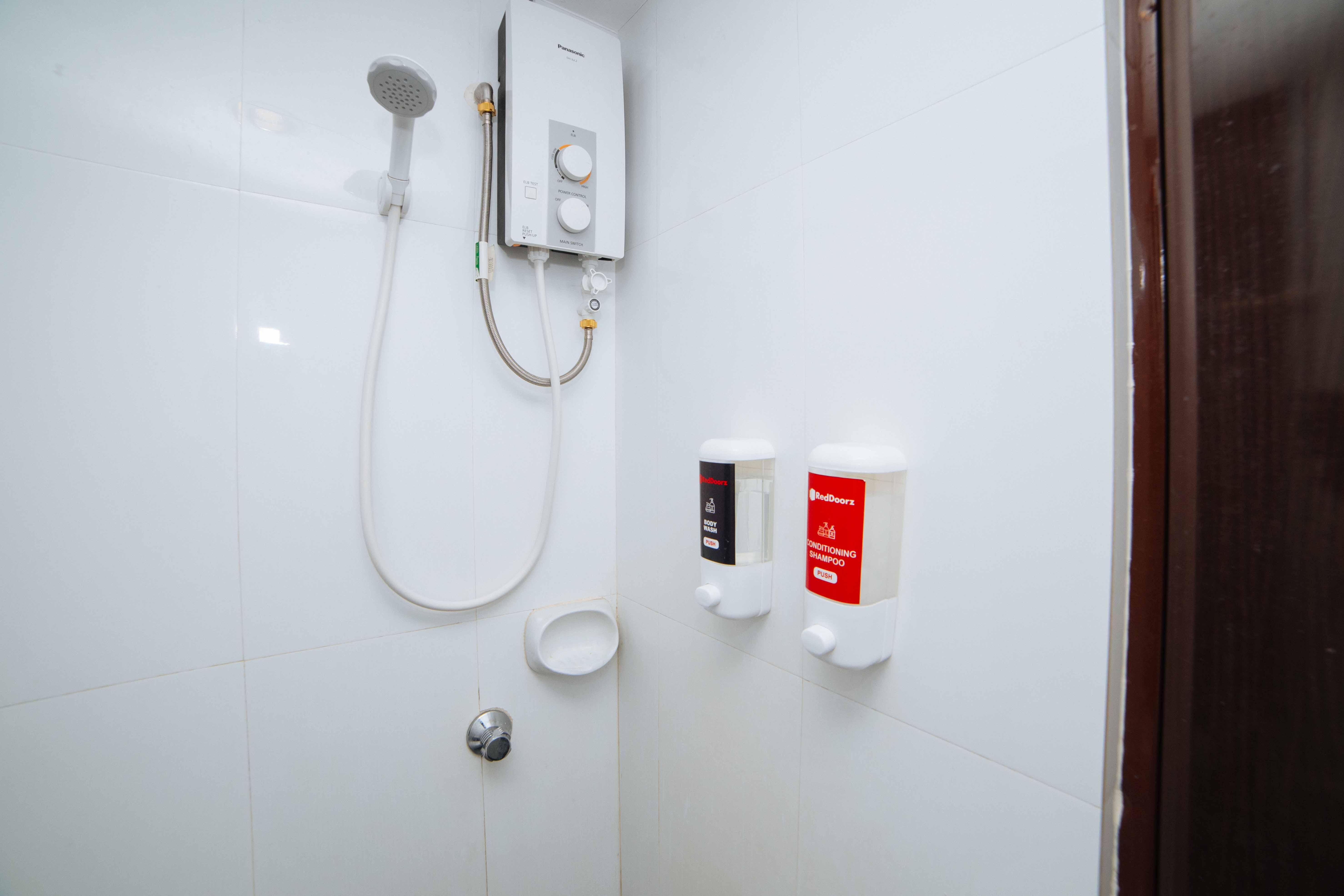 Reddoorz Near Bambang Station Ξενοδοχείο Μανίλα Εξωτερικό φωτογραφία