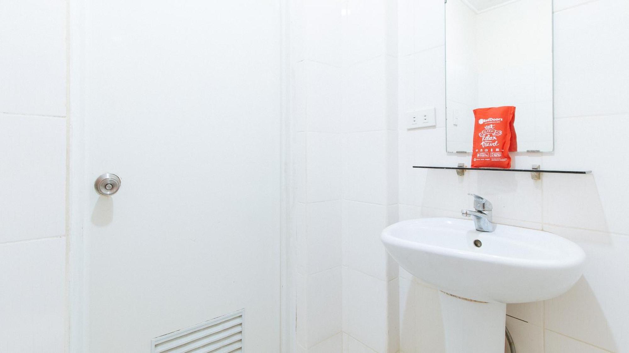 Reddoorz Near Bambang Station Ξενοδοχείο Μανίλα Εξωτερικό φωτογραφία