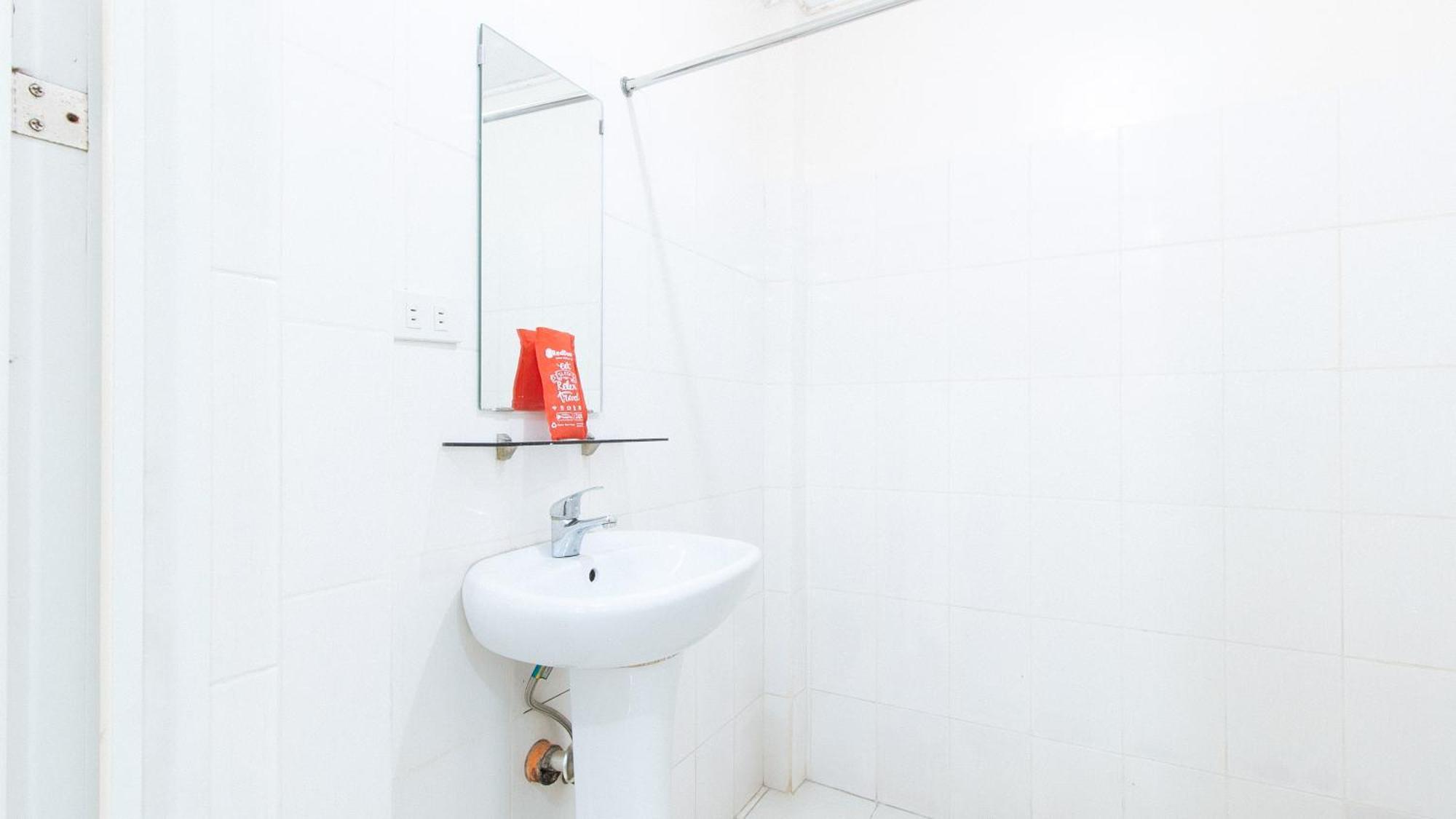 Reddoorz Near Bambang Station Ξενοδοχείο Μανίλα Εξωτερικό φωτογραφία